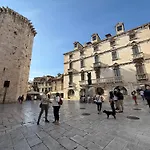 Design Rooms Anima Mundi Citycentre Right Next To Diocletian\'S Palace